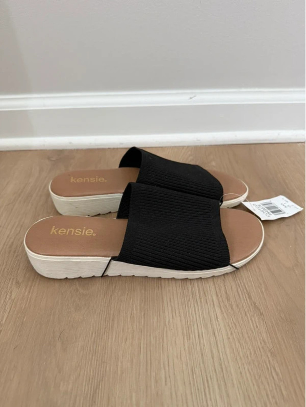 Kensie women’s size 7 sandals